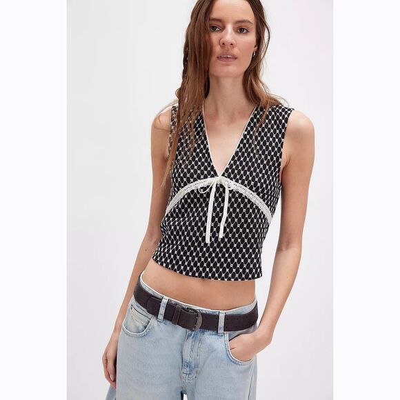 Free People Good Graces Cropped Blouse Top Embroidered Lace Black M NEW 281381 - Picture 1 of 9